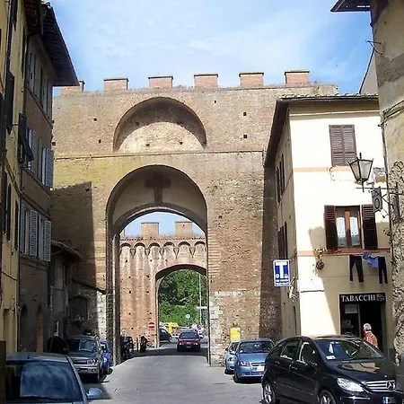 Ampio Monolocale Nel Centro Storico Di * Siena